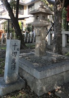 熱田神社_シリシタン灯篭